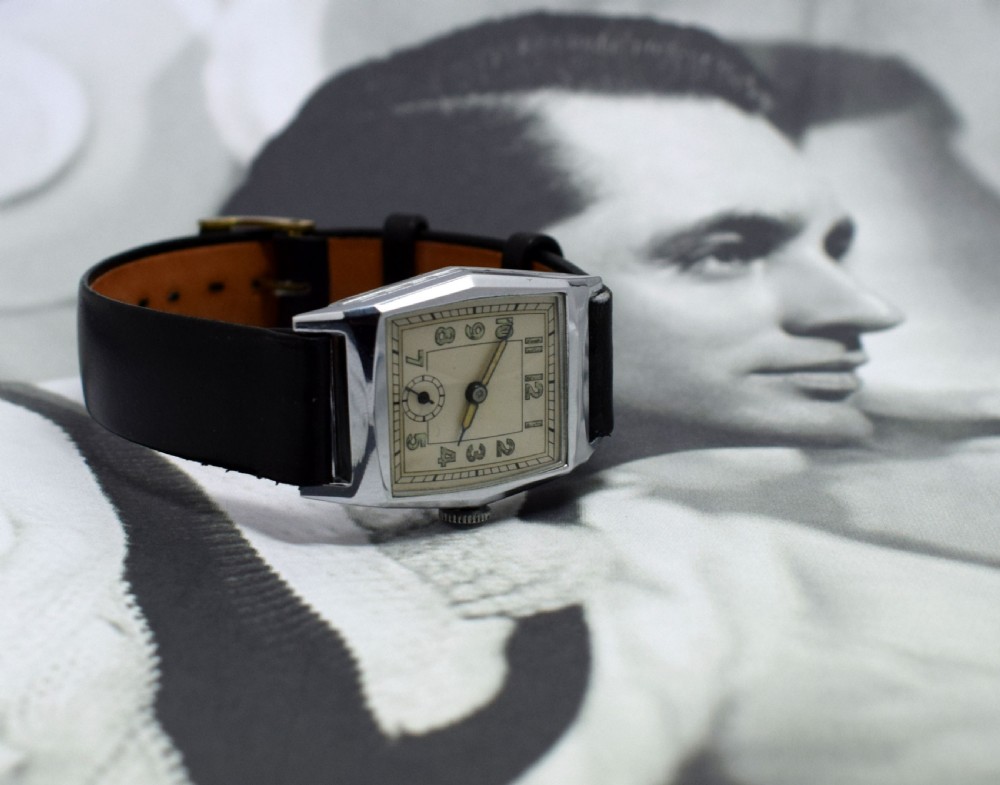 1930's Art Deco Gentleman's Wrist Watch View X