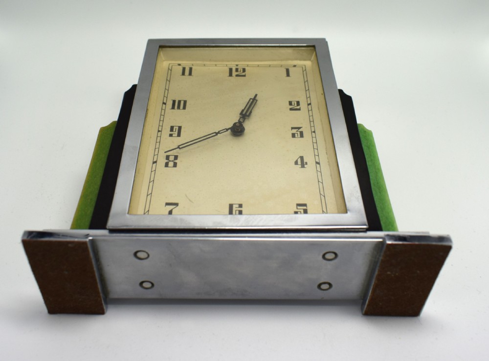 Art Deco English Mantle Clock In Chrome And Phenolic Bakelite View V