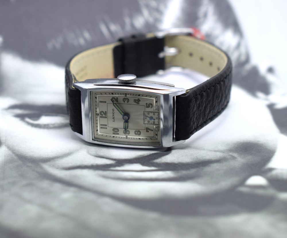 Rare Art Deco Swiss Tank Gentlemans Wrist Watch, Circa 1930 View IV