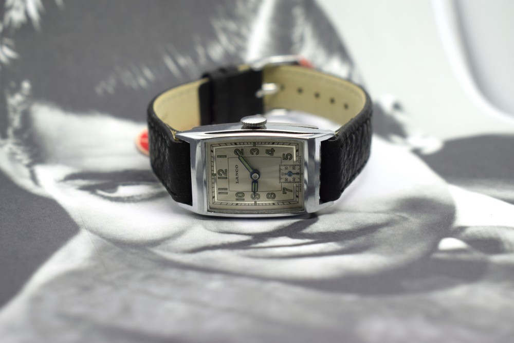Rare Art Deco Swiss Tank Gentlemans Wrist Watch, Circa 1930 View V