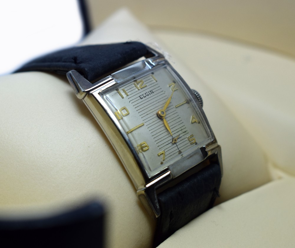 1940's Art Deco Gents Wrist Watch 19 Jewels, Elgin View IX