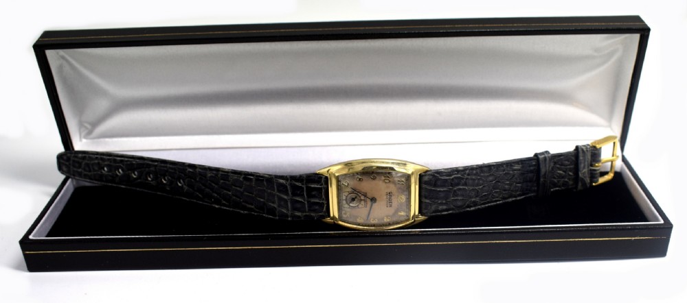 Art Deco Gents Wrist Watch by Gruen, circa 1930 View III