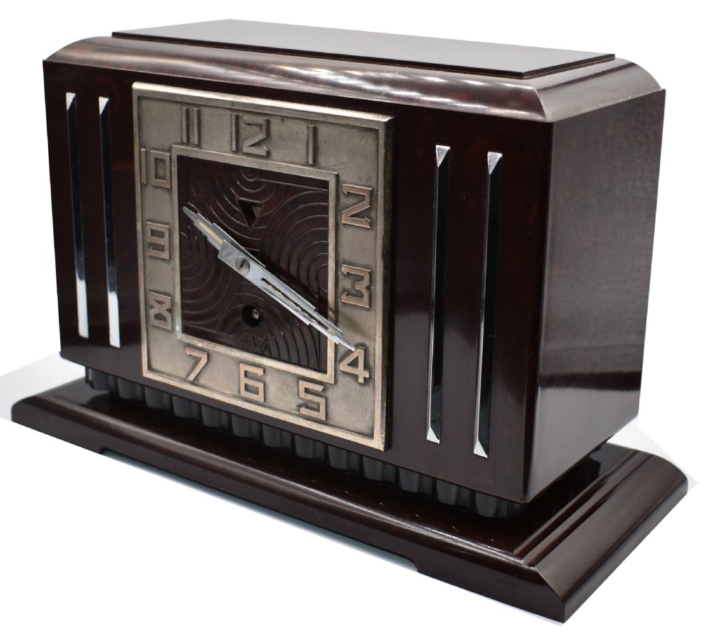 1930's Art Deco French Bakelite Mantle Clock by Jaz View III