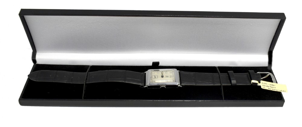 Art Deco Gents Streamline Chrome Wristwatch, Never Used, Newly Serviced, c 1930 View VIII