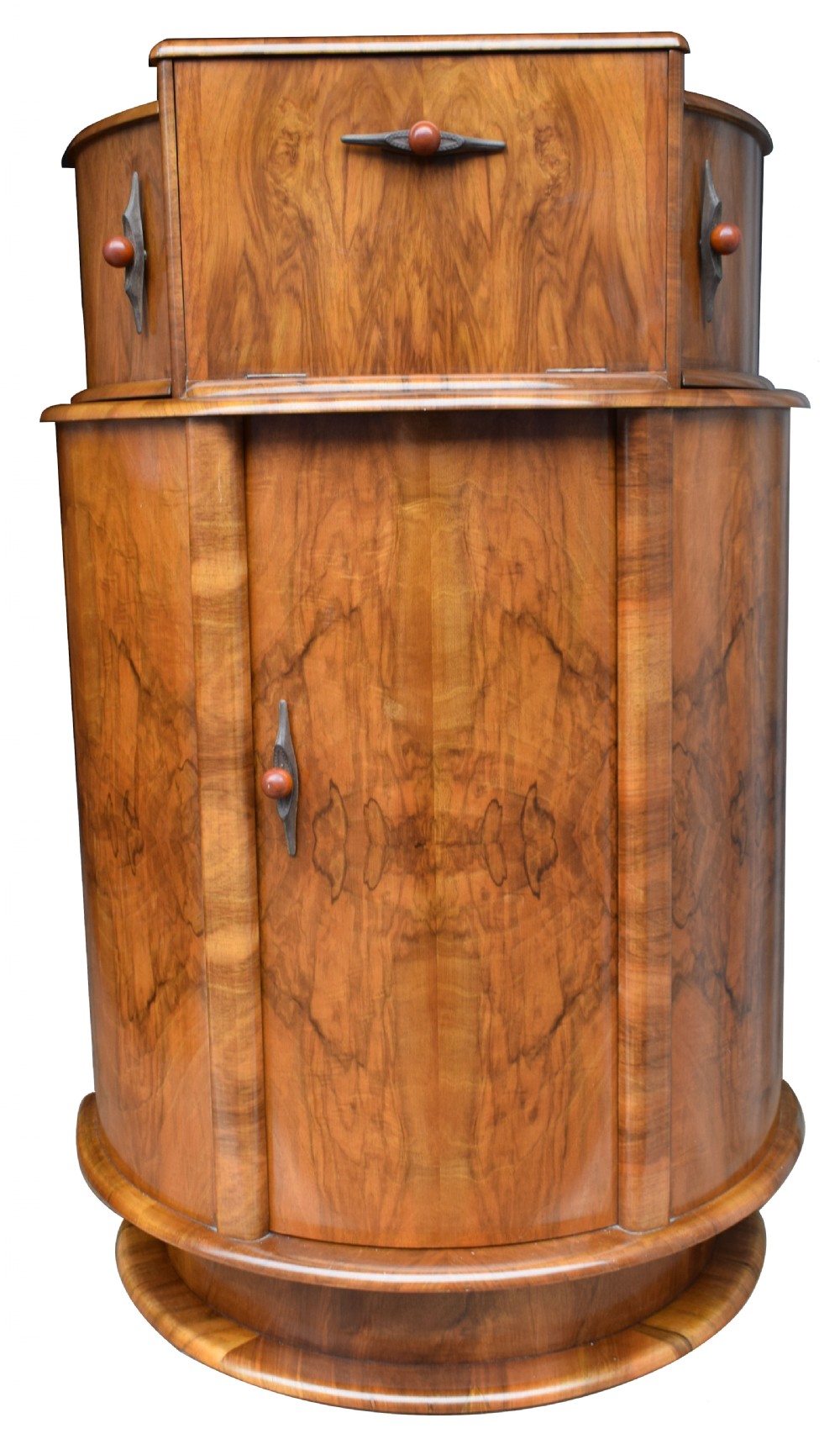 Superbly Stylish 1930's Art Deco Walnut Cocktail Cabinet 