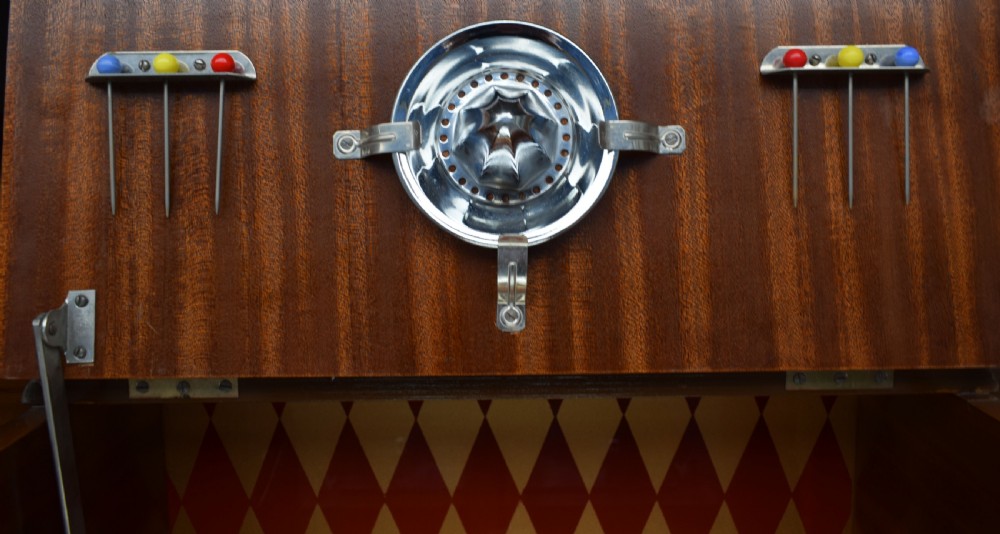 Superbly Stylish 1930's Art Deco Walnut Cocktail Cabinet  View V