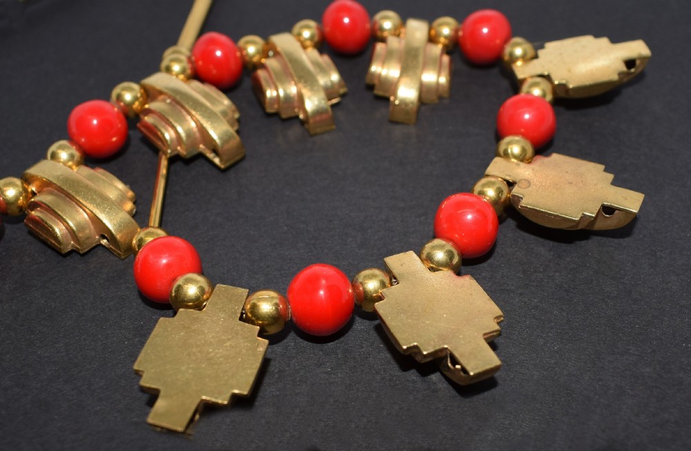Art Deco 1930's Ladies Gold Tone Streamline Necklace View VII