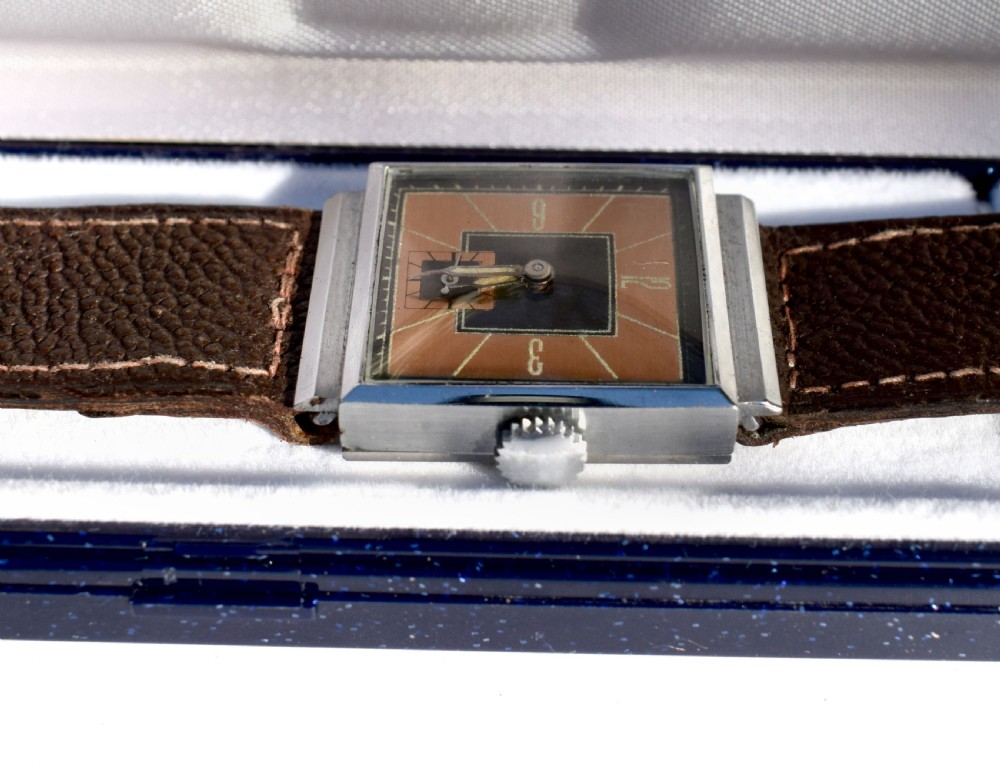 Superb Art Deco Gent's Tank Watch, Circa 1930 View II