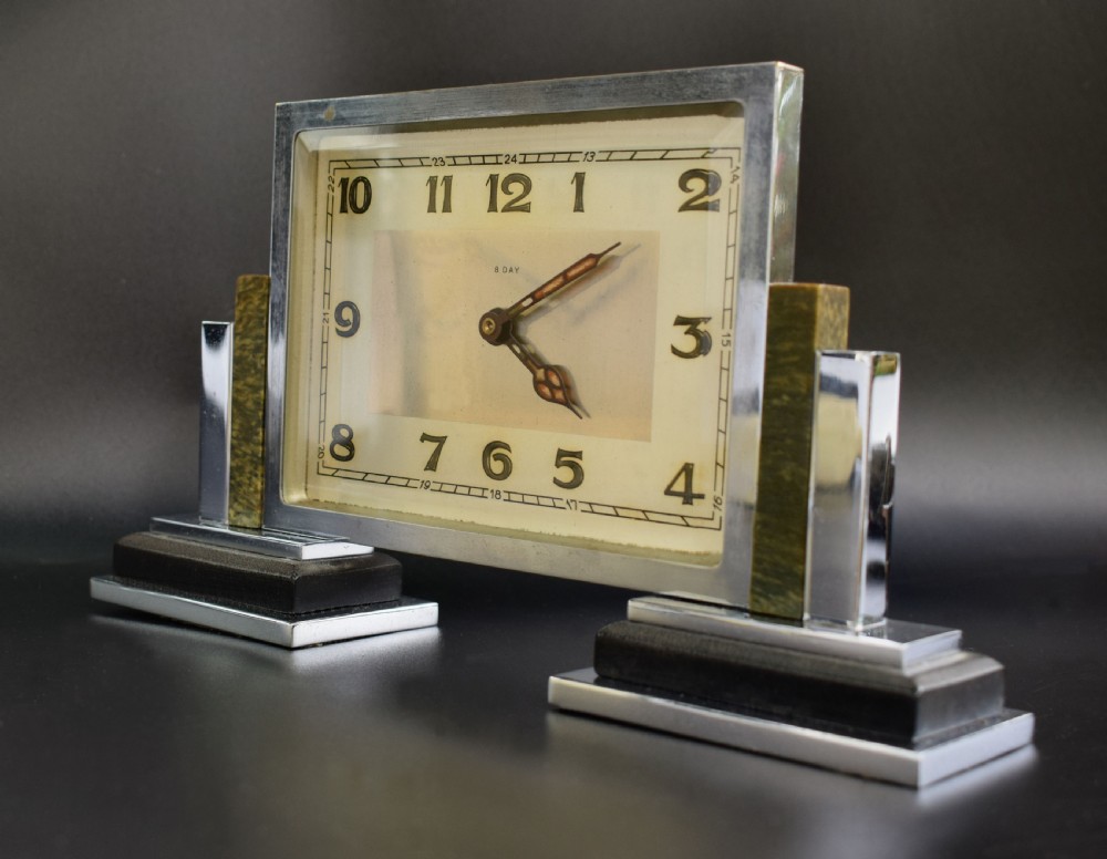 Art Deco 1930's 8 Day Mantle Clock, Chrome & Bakelite View VI