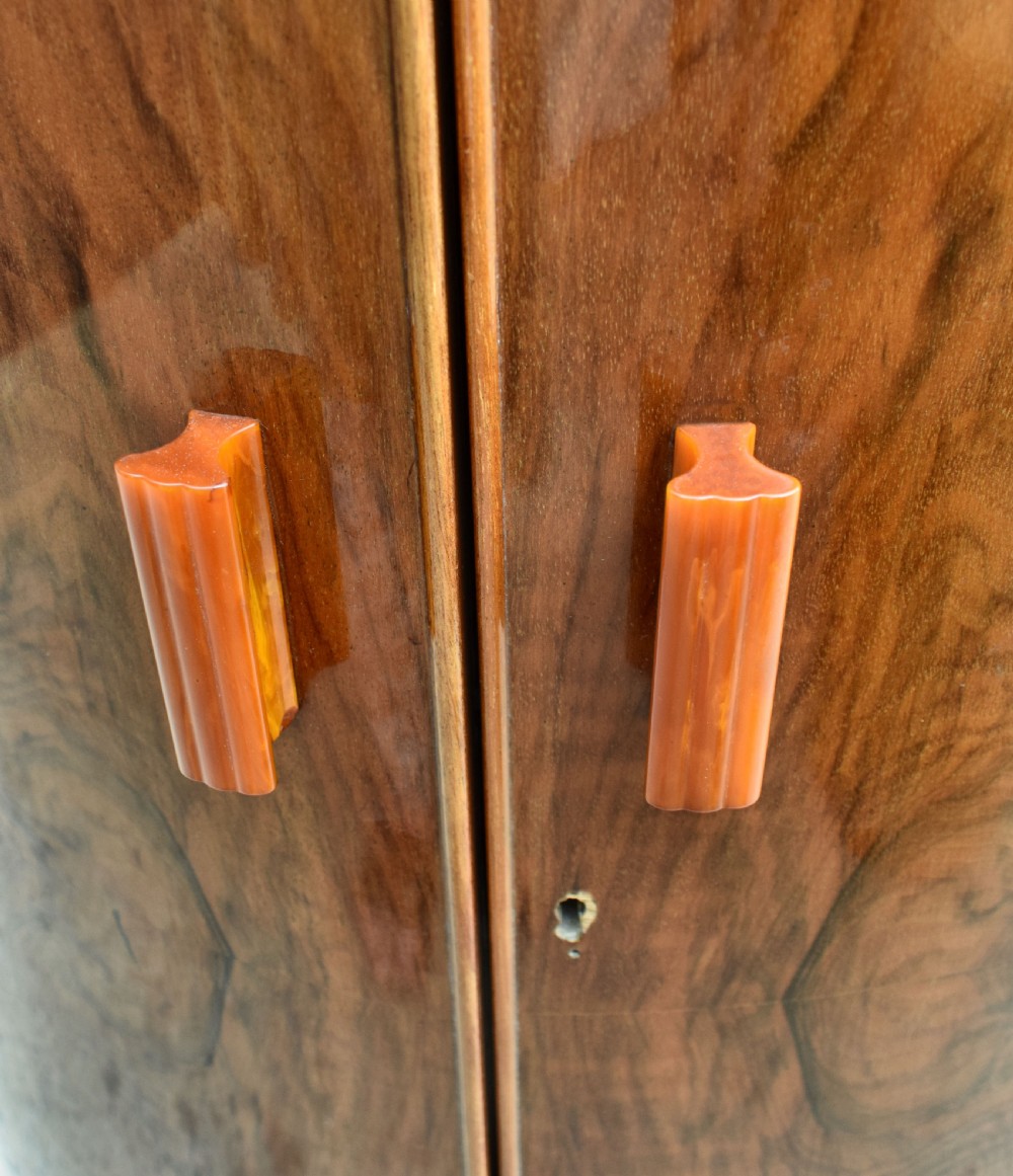 Superbly Stylish Art Deco Half Circle Walnut Cocktail Cabinet, c1930 View VIII