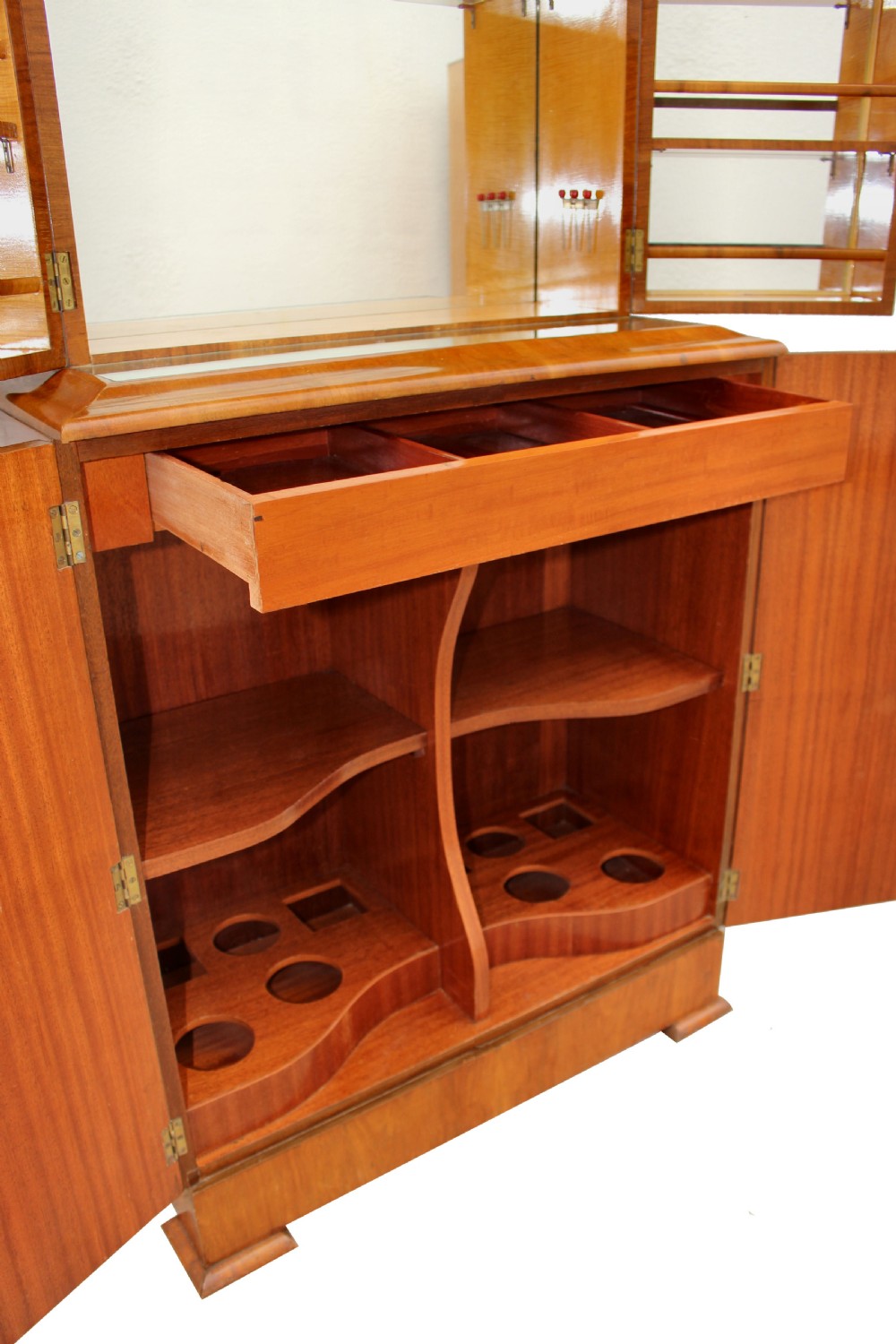 Art Deco 1930's Walnut Fronted Cocktail Drinks Cabinet View VIII