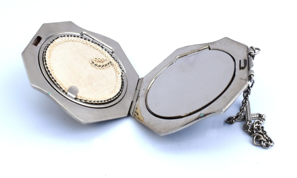 Art Deco & Enamel Guilloche Ladies Powder Compact, c1930 View IV
