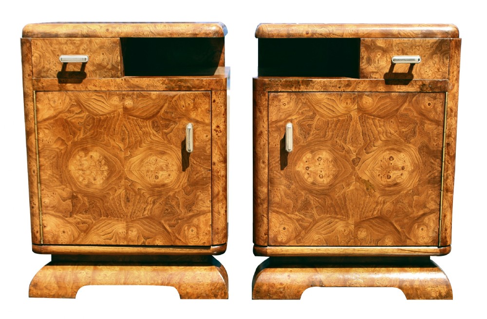 Art Deco Italian Pair of Matching Bedside Table Cabinets in Walnut, c1930