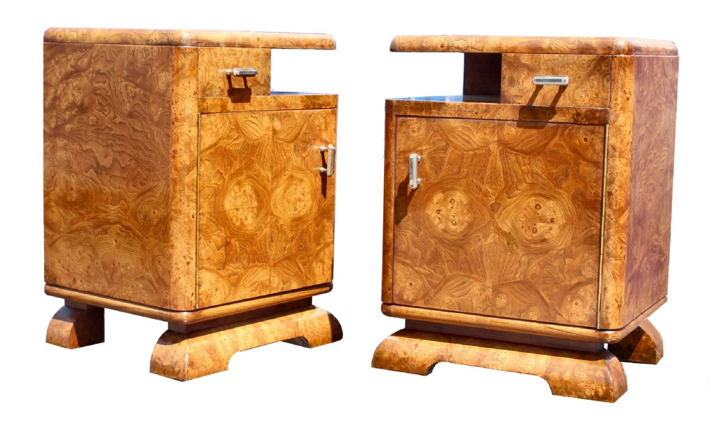 Art Deco Italian Pair of Matching Bedside Table Cabinets in Walnut, c1930 View II