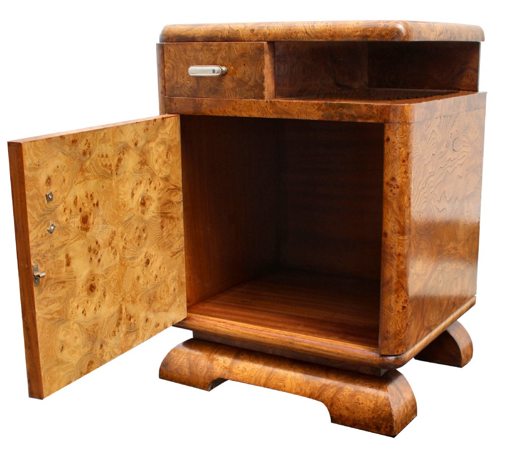 Art Deco Italian Pair of Matching Bedside Table Cabinets in Walnut, c1930 View IV