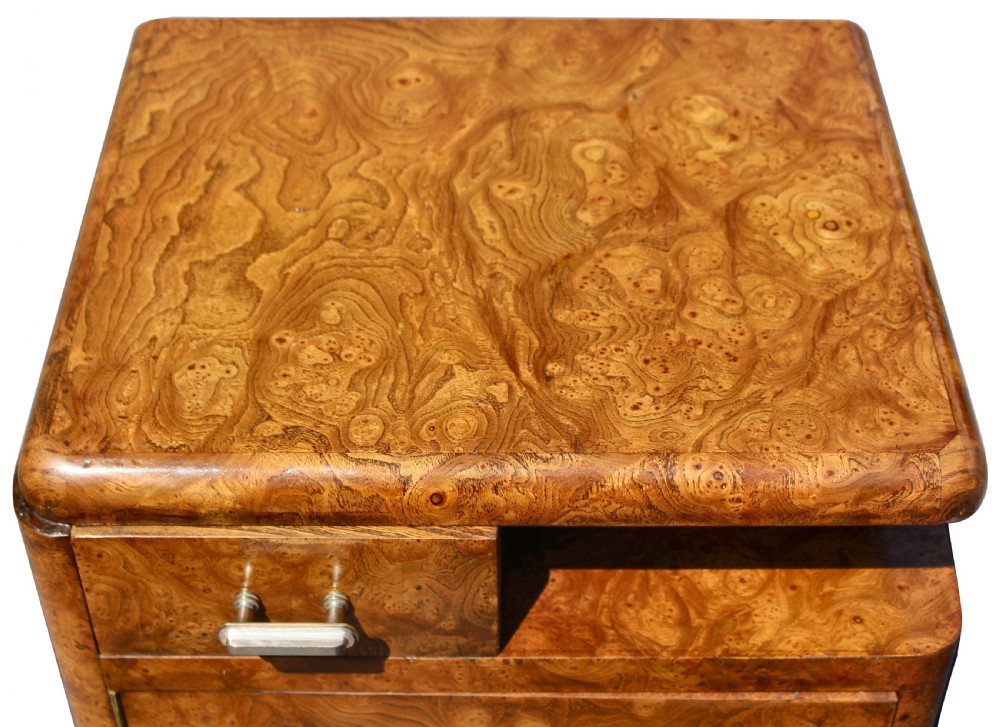 Art Deco Italian Pair of Matching Bedside Table Cabinets in Walnut, c1930 View VI