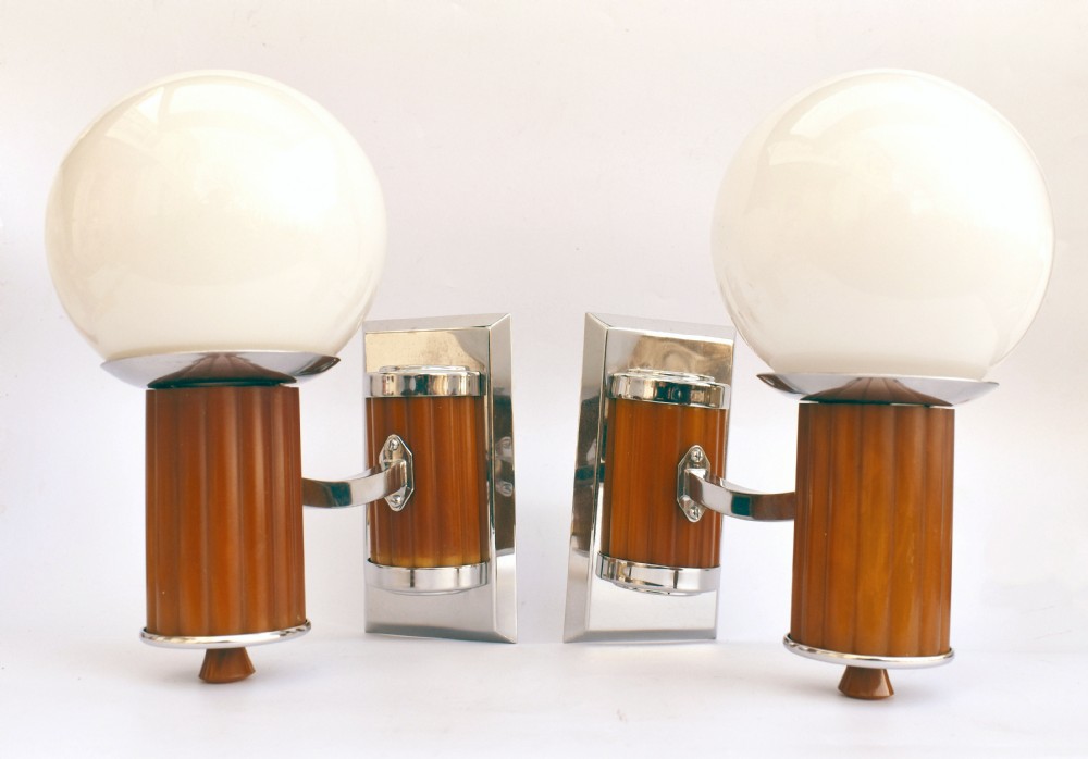 Art Deco Odeon Cinema Bakelite Catalin Globe Shade Wall Light Sconces, Circa 1930's View XI