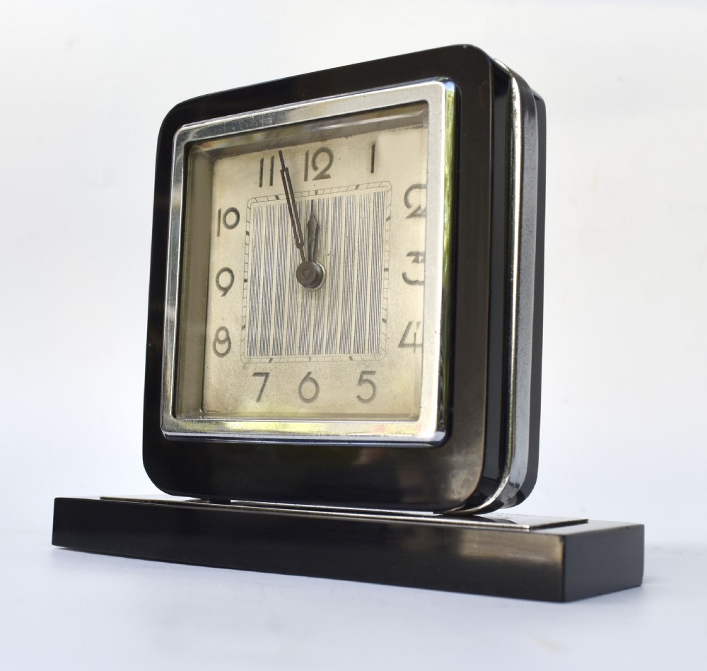 Art Deco Black Vitrolite & Chrome Desk Clock, c1930 View III