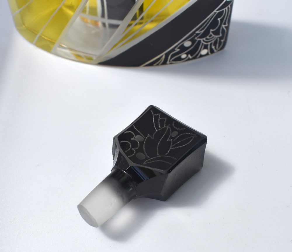 Art Deco Ladies Silver & Enamel Perfume Bottle, c1930 View II