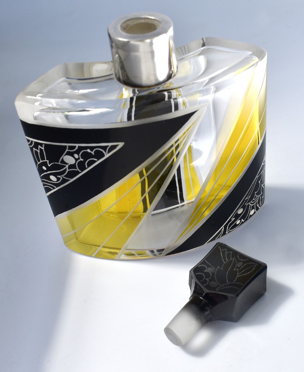 Art Deco Ladies Silver & Enamel Perfume Bottle, c1930 View VII