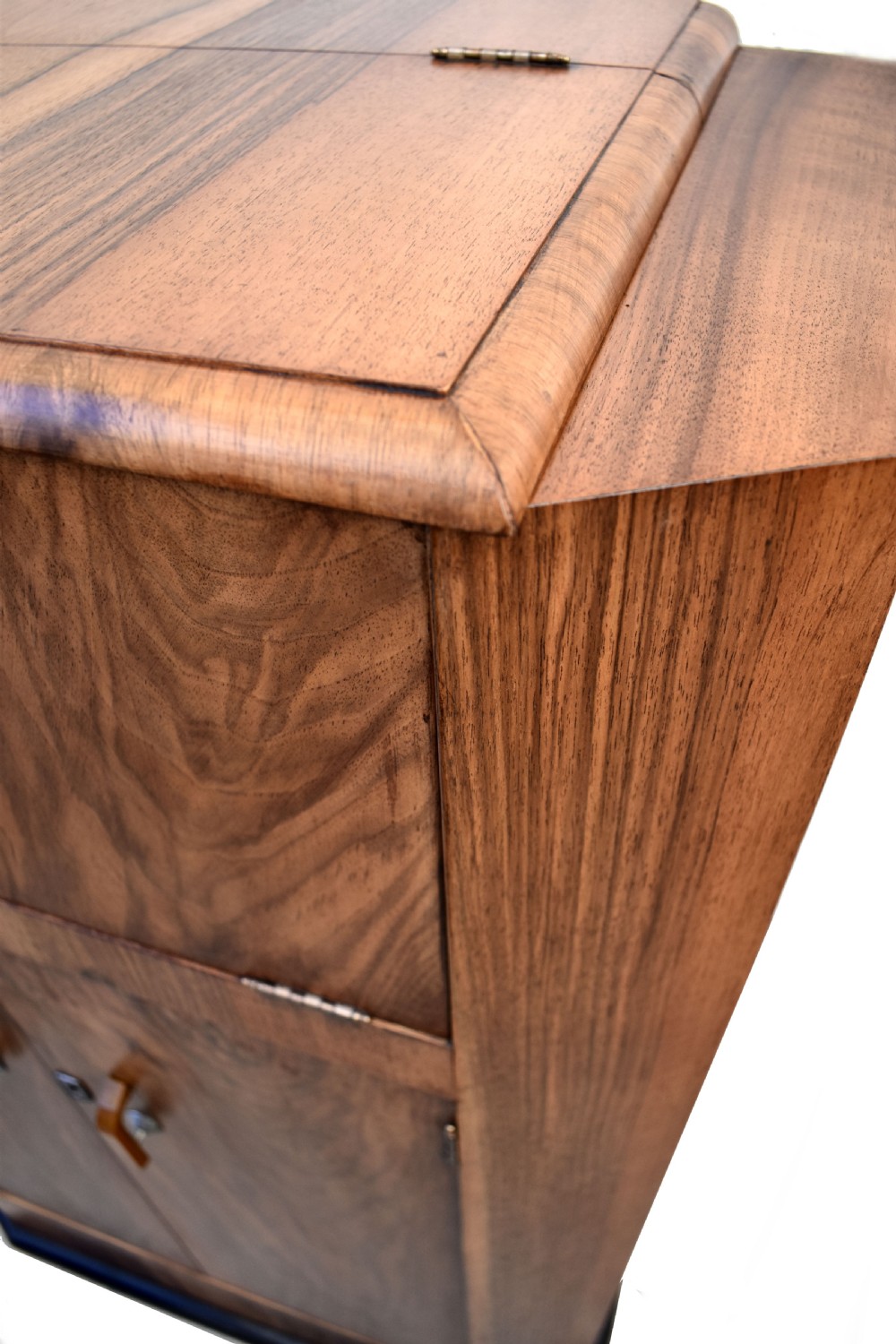 Art Deco High Quality Walnut Upright Cocktail Cabinet, c1930's View IV
