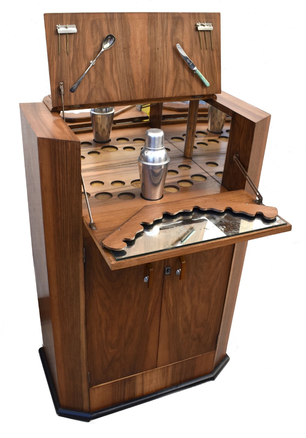 Art Deco High Quality Walnut Upright Cocktail Cabinet, c1930's View VI