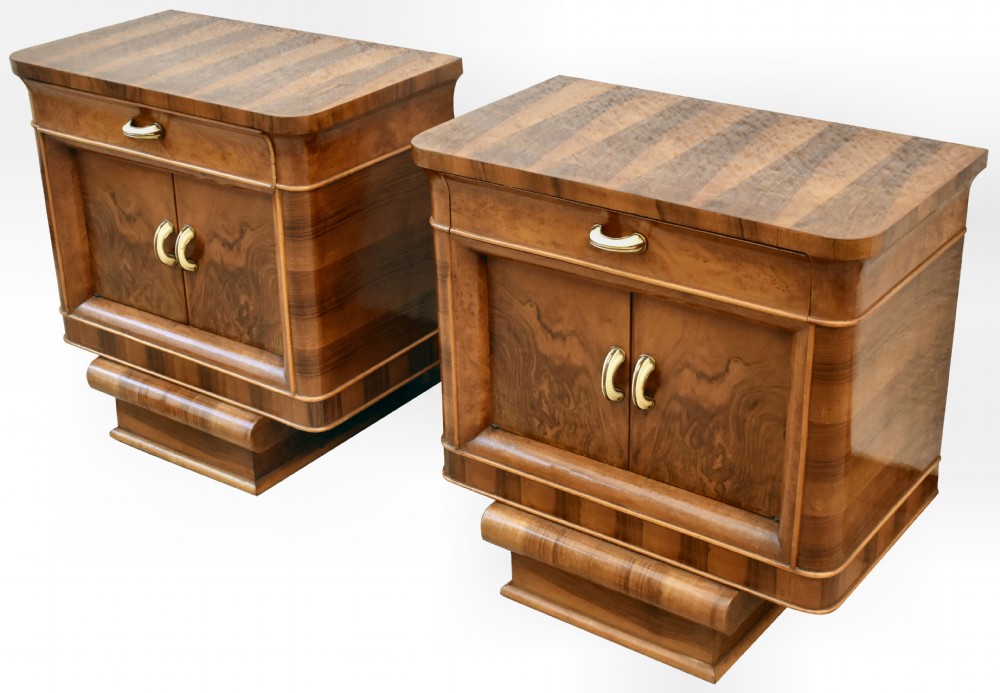 Art Deco Italian Matching Pair Of Walnut Bedside Cabinets, c1930 View VII
