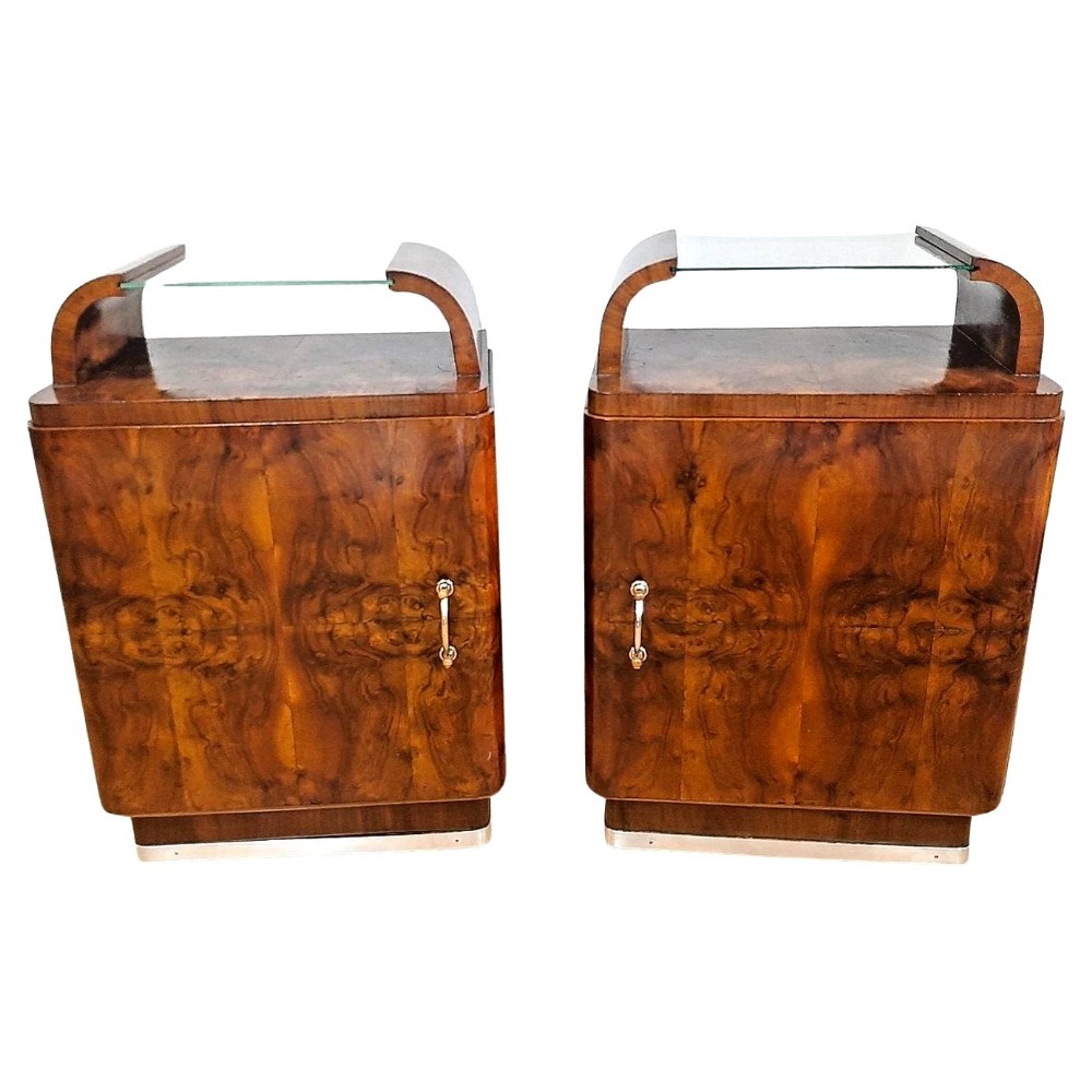 Art Deco Italian Pair of Matching Bedside Table Nightstands In Walnut, c1930