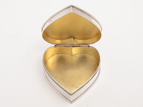 fig 1. Edwardian Silver Heart Shaped Trinket Box, Chester 1904