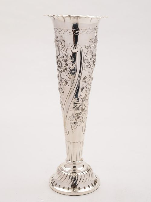 fig 1. Large Victorian Silver Vase, London 1891