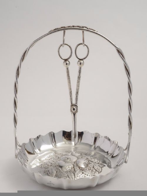 fig 1. Elkington Silver Plated Grape Dish, 1924