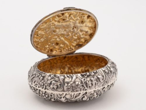 Victorian Embossed Silver Snuff Box, London 1891