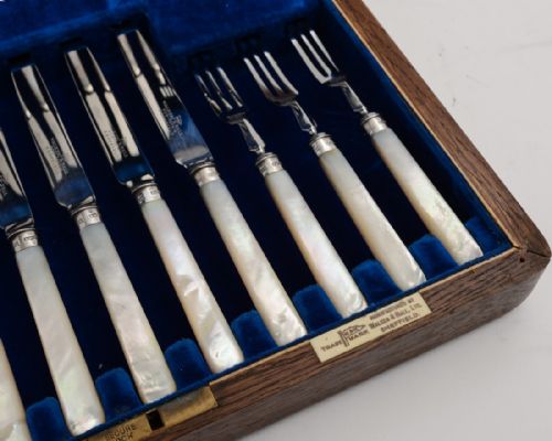 fig 1. Boxed set of 12 x 12 Dessert knives & Forks, 1930