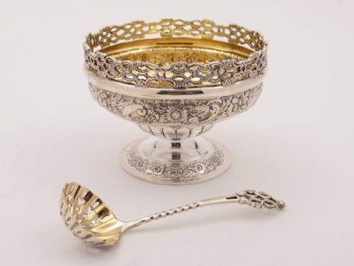 fig 1. Edwardian Cased Sugar Bowl and Sifter Spoon, 1906