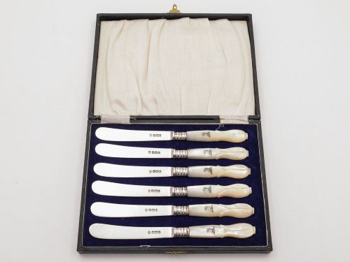 Set of 6 Cased Silver and Mother of Pearl Knives, Sheffield 1919