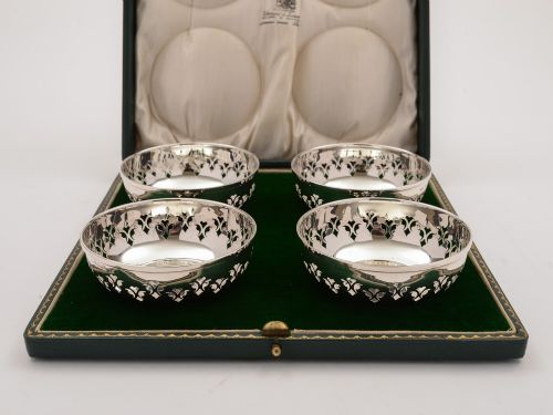 fig 1. Cased Set of 4 Silver Bon Bon Dishes, Birmingham 1922