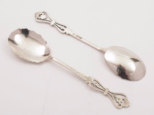 fig 1. Cased Pair of Edwardian Silver Spoons, Sheffield 1907