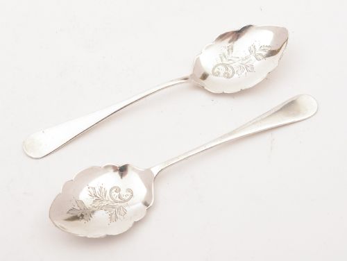 fig 1. Cased Pair of Silver Preserve Spoons, Sheffield 1912