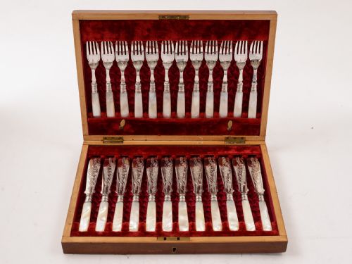 Wonderful Edwardian Cased Mother of Pearl Fish Set, 1902