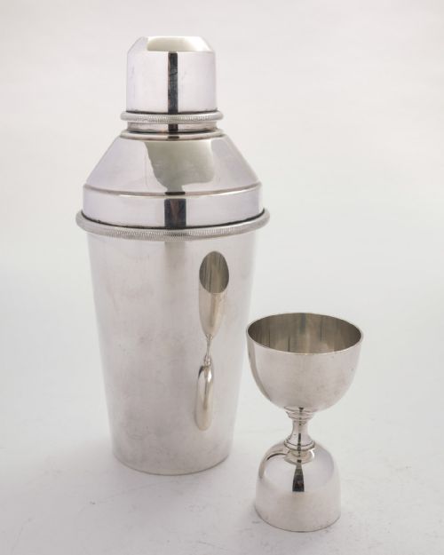 Good Art Deco Cocktail Shaker & Measure - Circa 1930