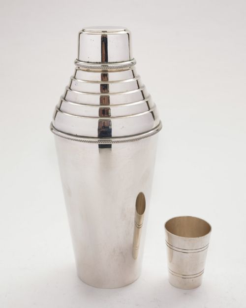 Gorgeous Silver Plated Art Deco Cocktail Shaker - Circa 1930