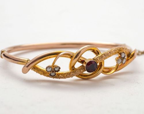 Fabulous 9 Carat Gold Victorian Hinged Bangle - Circa 1880