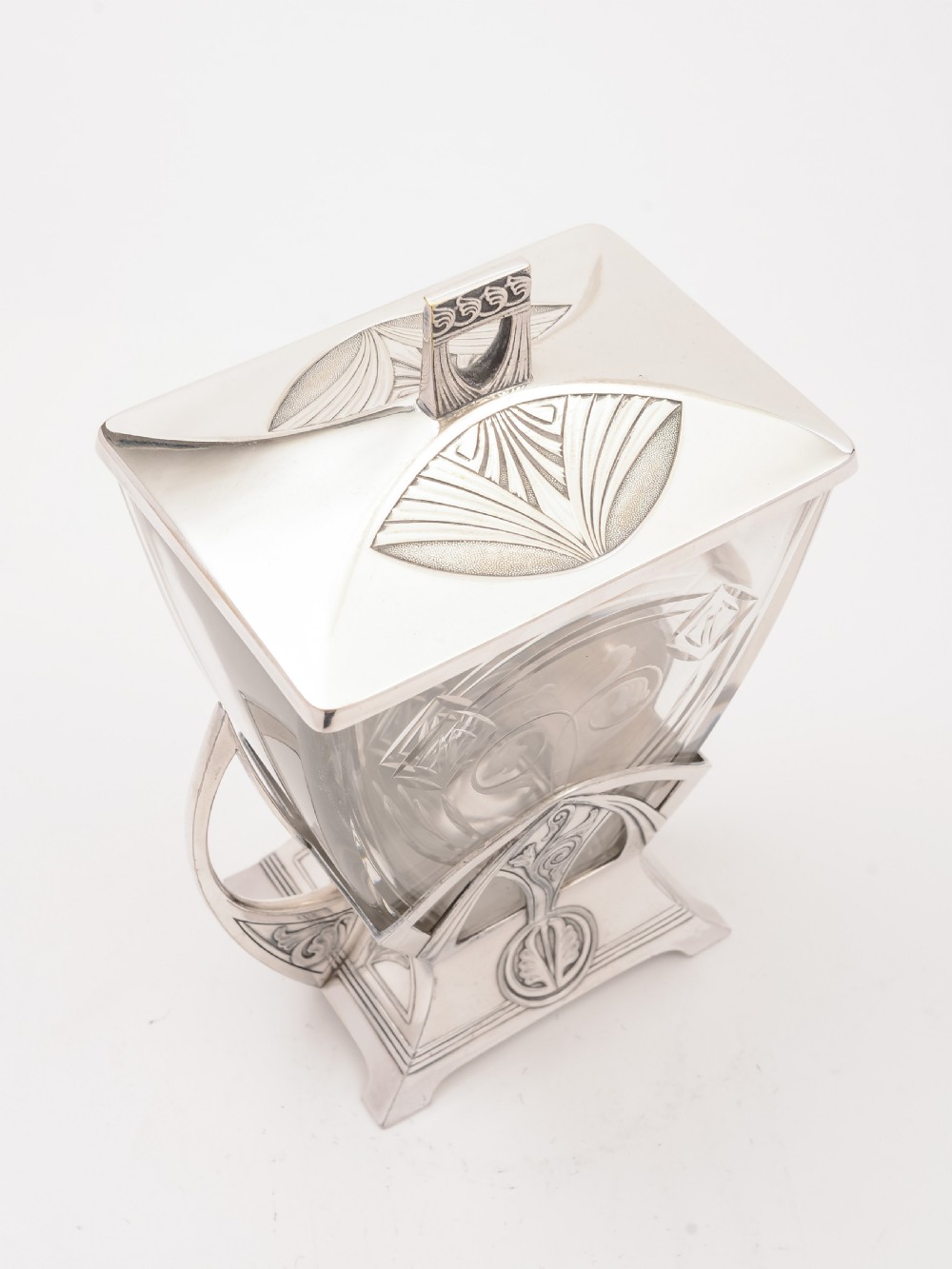 WMF Secessionist Pewter Biscuit Box, Circa 1900 View III