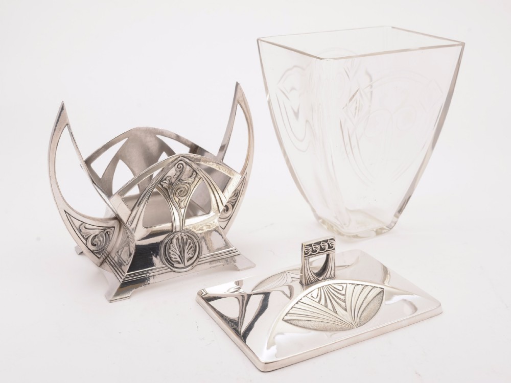 WMF Secessionist Pewter Biscuit Box, Circa 1900 View IV