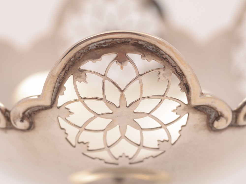 Pedestal Silver Bon Bon Dish, Sheffield 1912 View IV