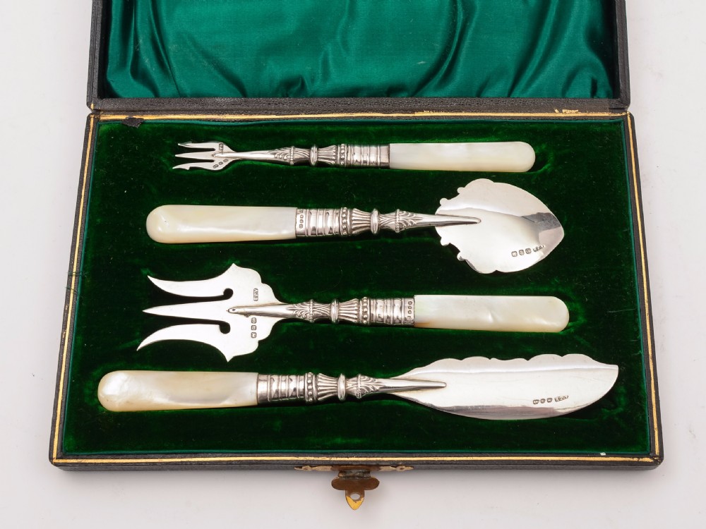 Victorian Cased M.O.P and Silver Serving Set, Birmingham 1896 View II