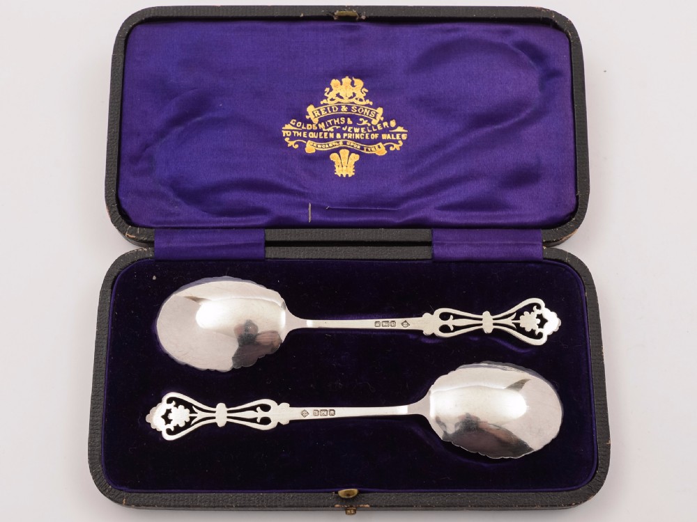 Cased Pair of Edwardian Silver Spoons, Sheffield 1907 View III