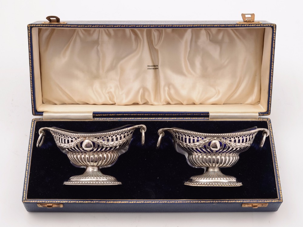 Victorian Cased Pair of Silver Salts, Birmingham 1892 View II