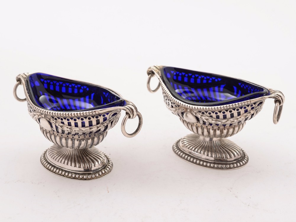 Victorian Cased Pair of Silver Salts, Birmingham 1892 View IV