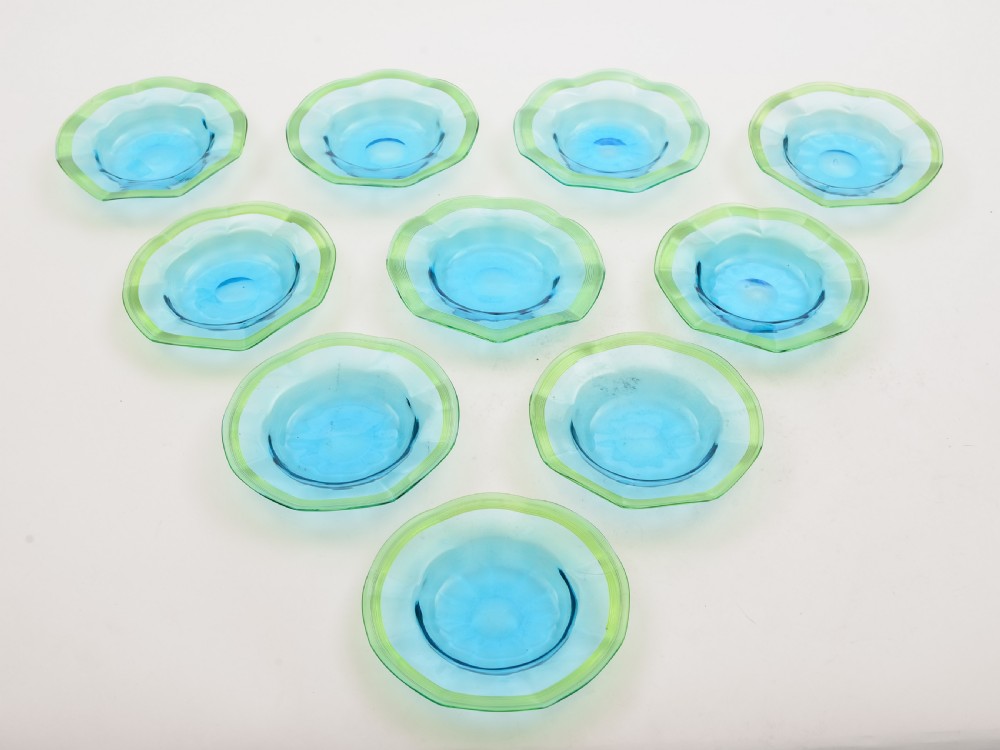 Set of 10 Finger Bowls with Dishes, Circa 1900 View II